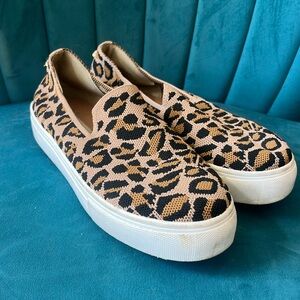 Steve Madden Animal print canvas platform shoes size 7.5